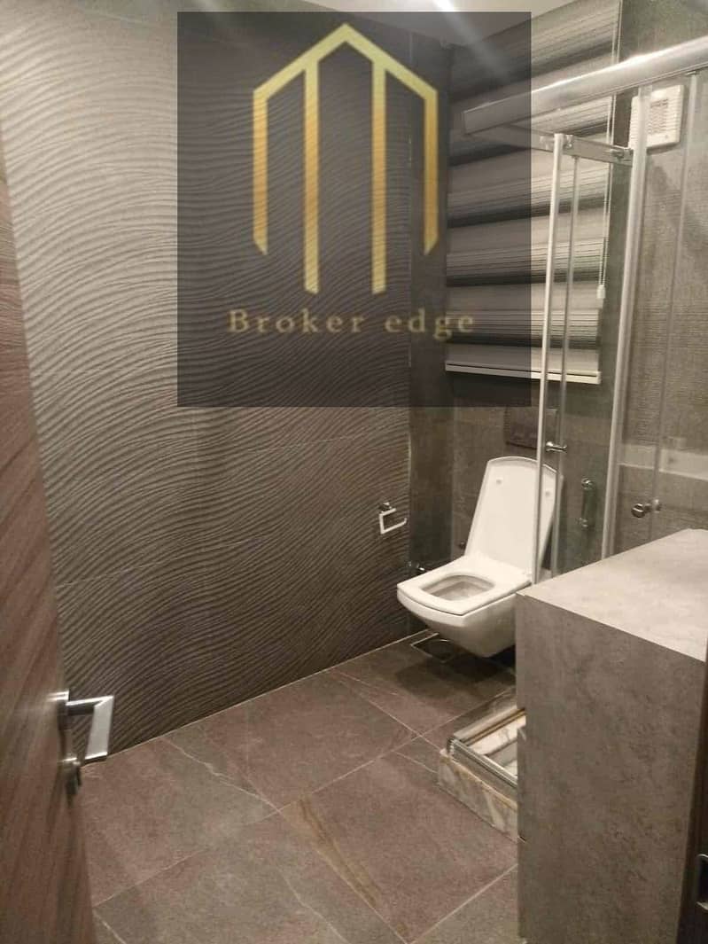 3 727f70e5-9c44-4096-8ce3-c8b9fce341ed. jpg