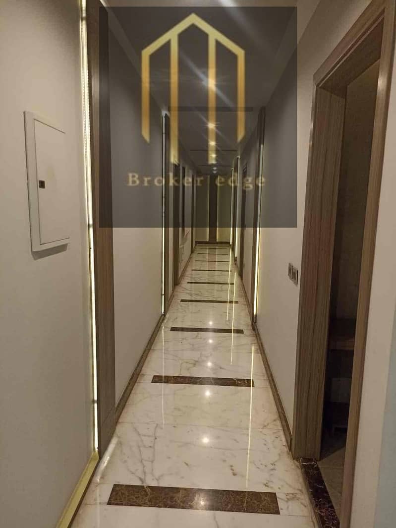 8 e64b2ecd-06c3-40cb-9d8e-95f7ed0d809d. jpg