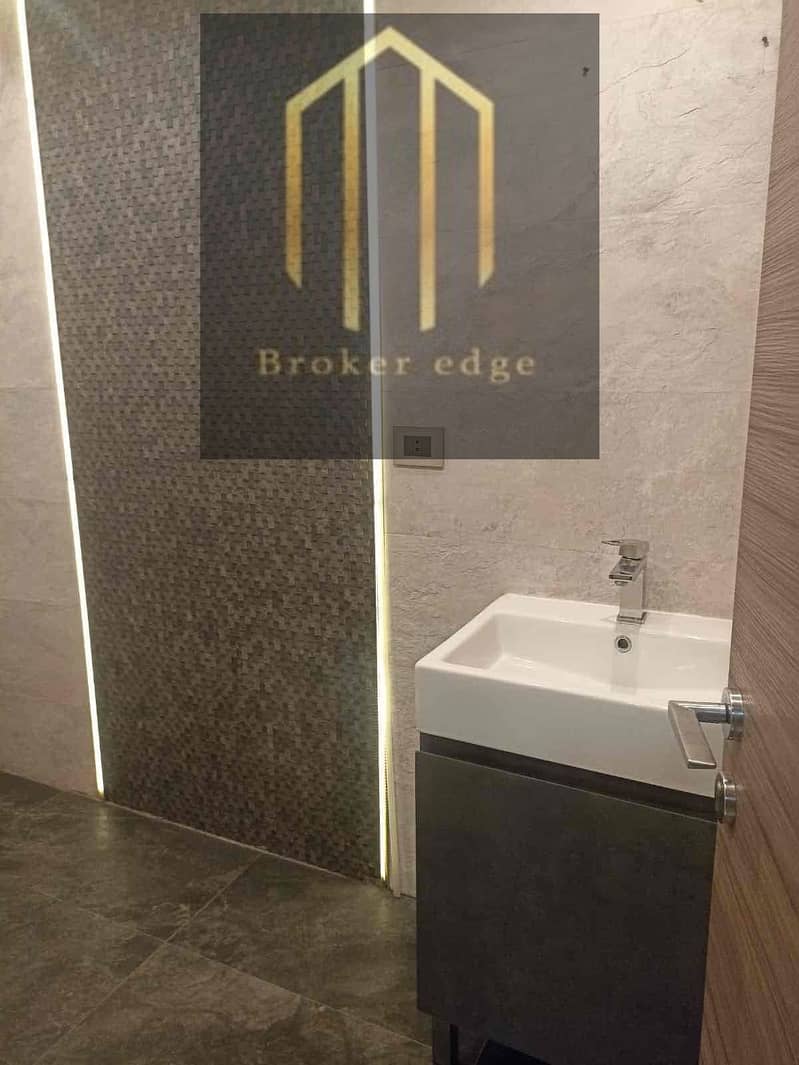 15 46b8b38b-b168-4146-9484-b8287da205dd. jpg