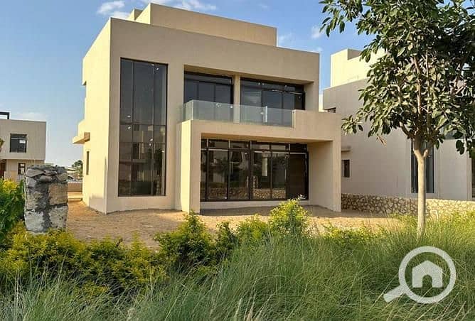 5 8523951-98aa3o. jpg