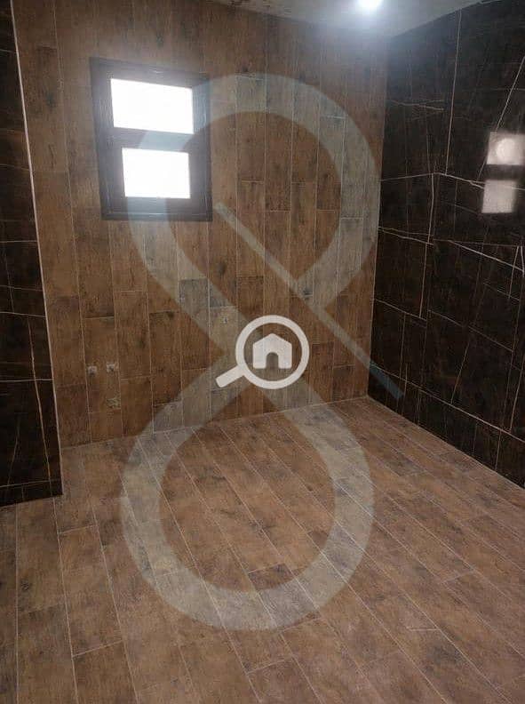 8 Smouha 8625 4. jpg