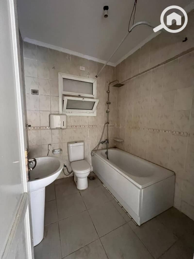 10 e94d82e4-45c0-4fdf-a1e5-e3dbed3c5030. jpeg