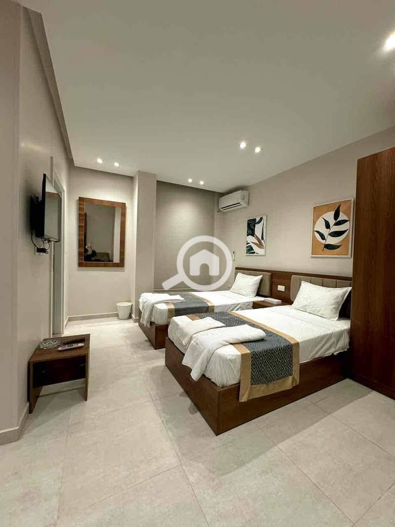 2 5e7c7427-0268-4450-93b6-8dfd7acf23d3. jpg