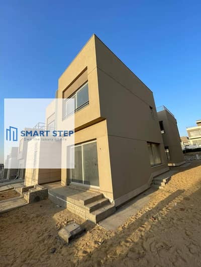 5 Bedroom Townhouse for Sale in New Cairo, Cairo - 03a58063-97d2-4d7d-b29b-e81f7f65af5b. jpg 5 Bedroom Townhouse for Sale in New Cairo, Cairo - 03a58063-97d2-4d7d-b29b-e81f7f65af5b. jpg