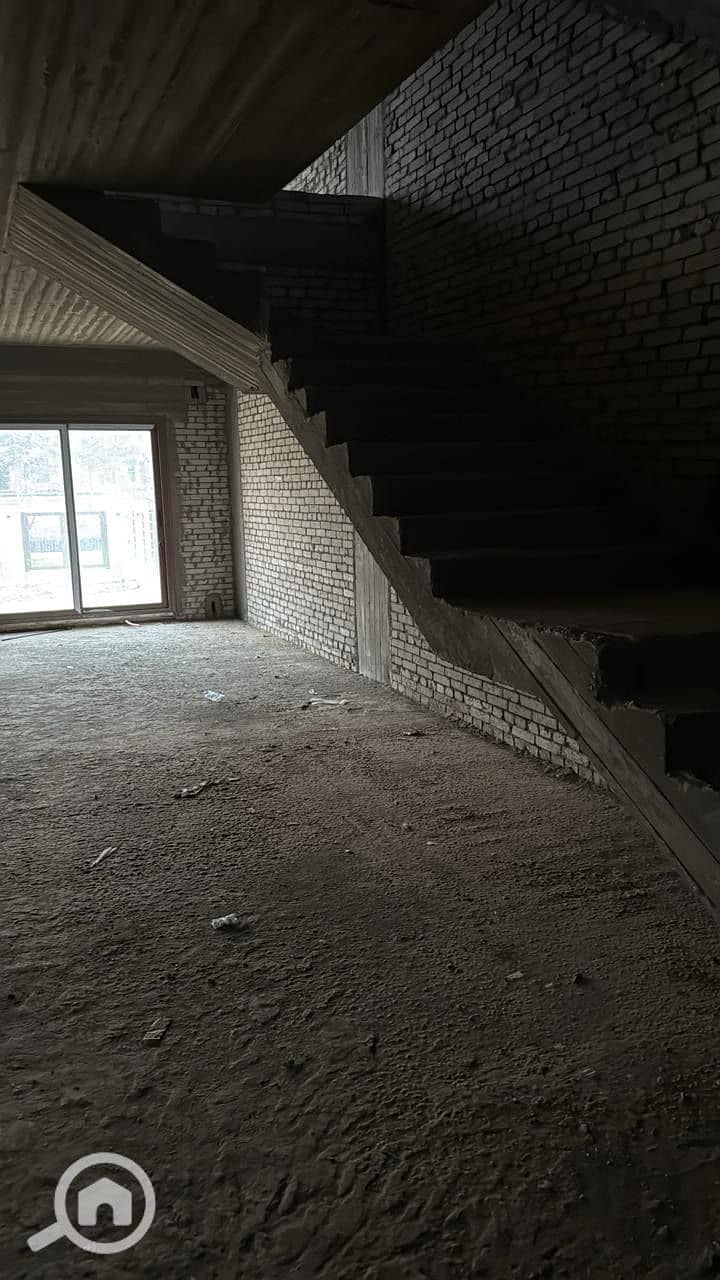 10 5ae012dc-b4f9-4aa8-a5e8-f868ec6347fa. jpeg