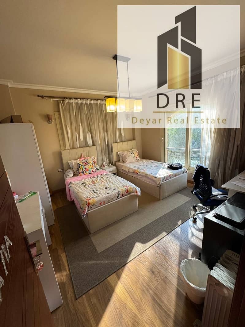 32 efa39c73-8189-411e-a86c-0e92c80524b0. jpg