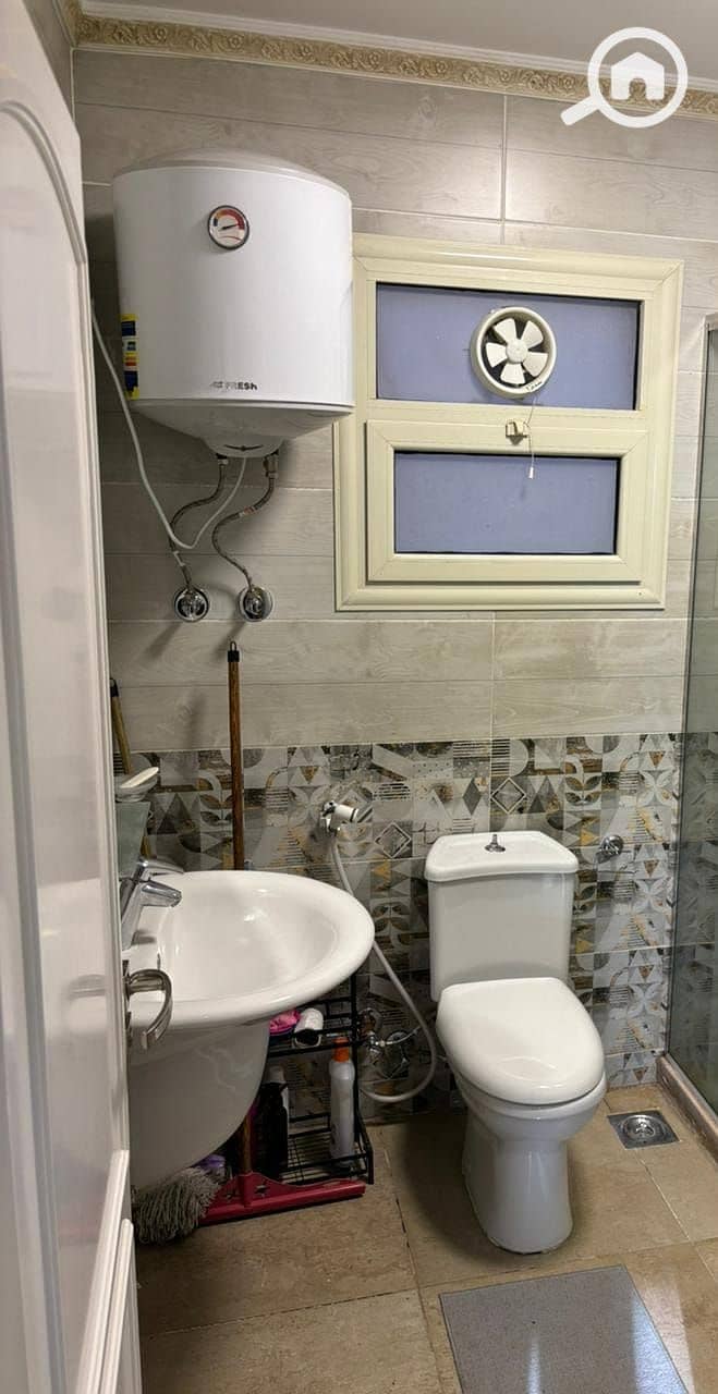 8 948f972f-3a2e-45b6-b8fe-995f2d749d54. jpeg