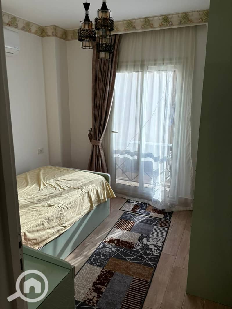 10 e8cfbc54-dc49-44c8-a309-33664e2b36d5. jpeg