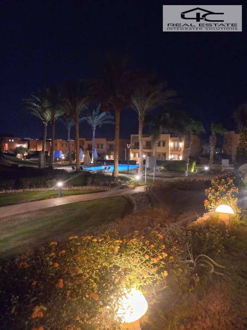 7 7529f0bd-3be0-49a7-ad7c-7beb08dfec04. jpg