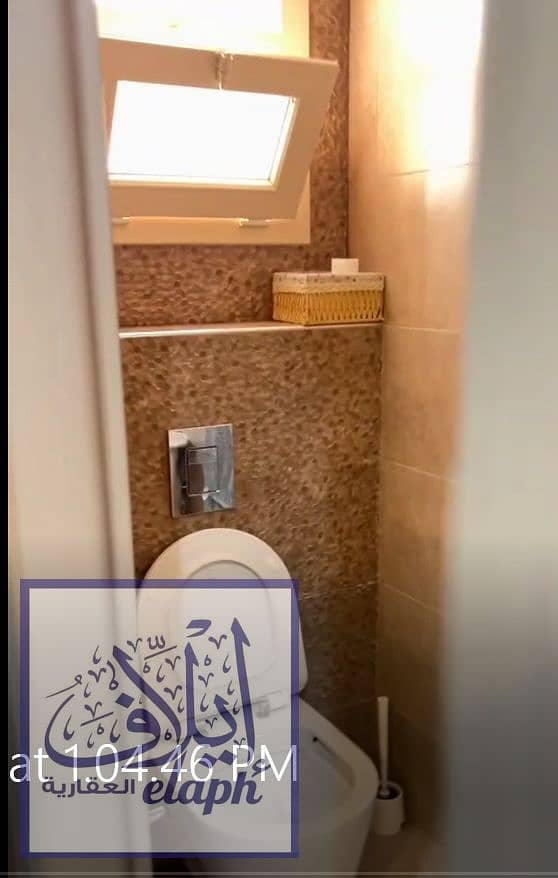 18 التااتن. PNG