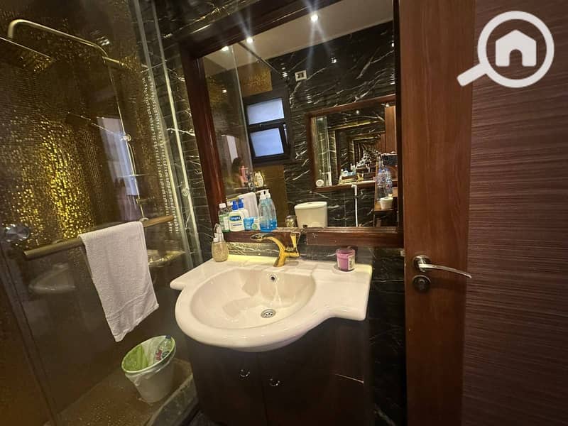 8 615338489_122247946082084594_1638756893128187400_n. jpg