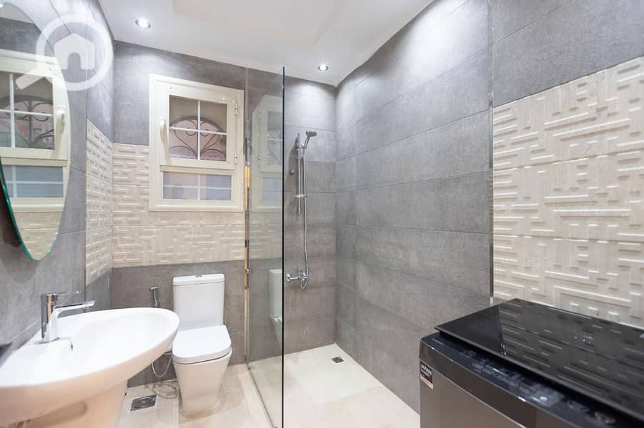 5 2b28c36a-d4bc-48e6-8796-053af5f894c7. jpg