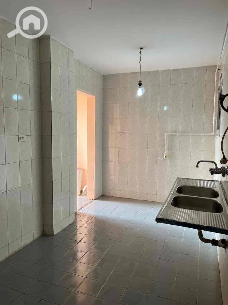 6 cc1a4aa9-8660-4fed-8210-138f650aea60. jpg