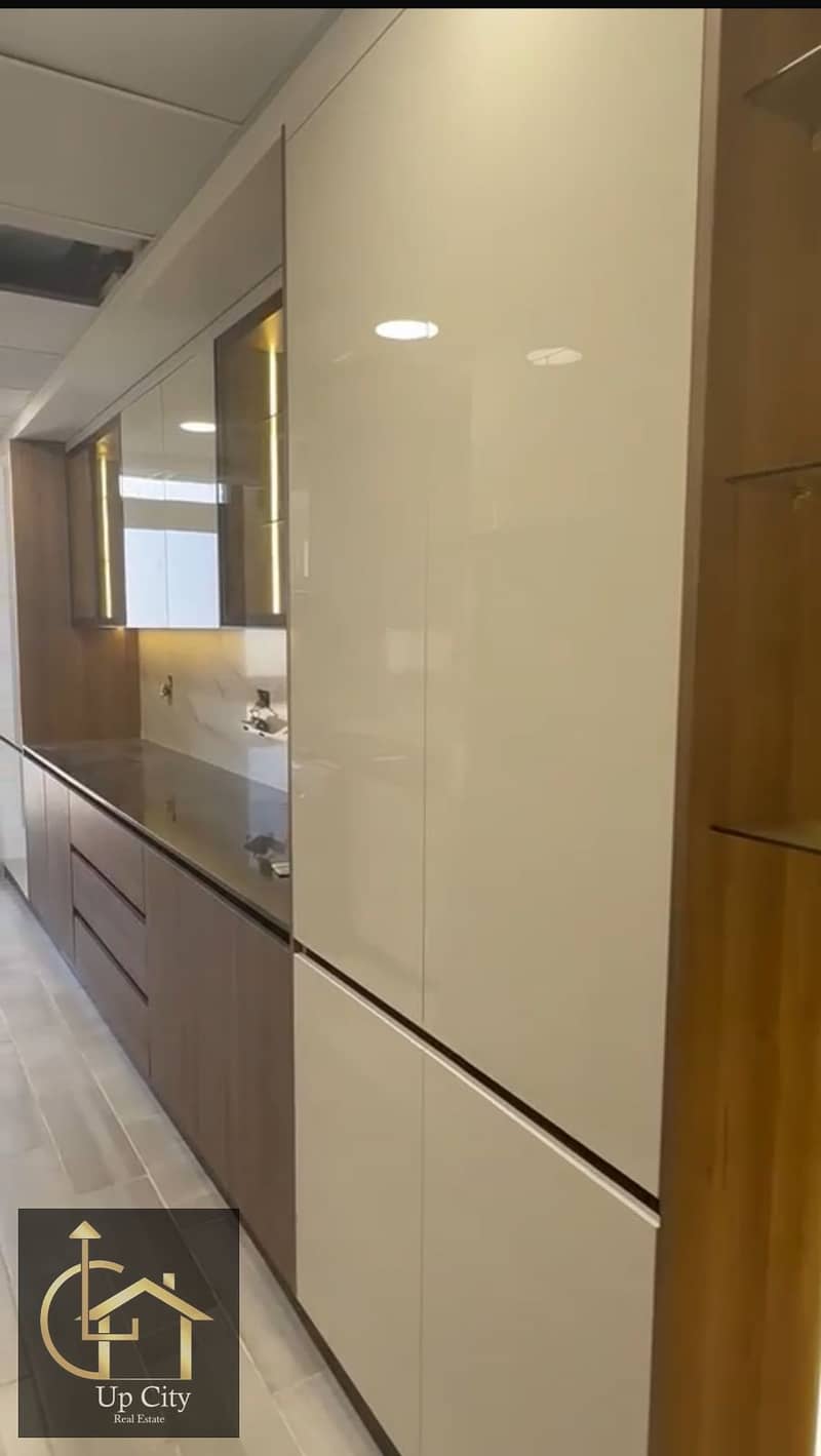 6 b1f58dd4-4801-45c3-8a71-8daf45b3480d. jpg