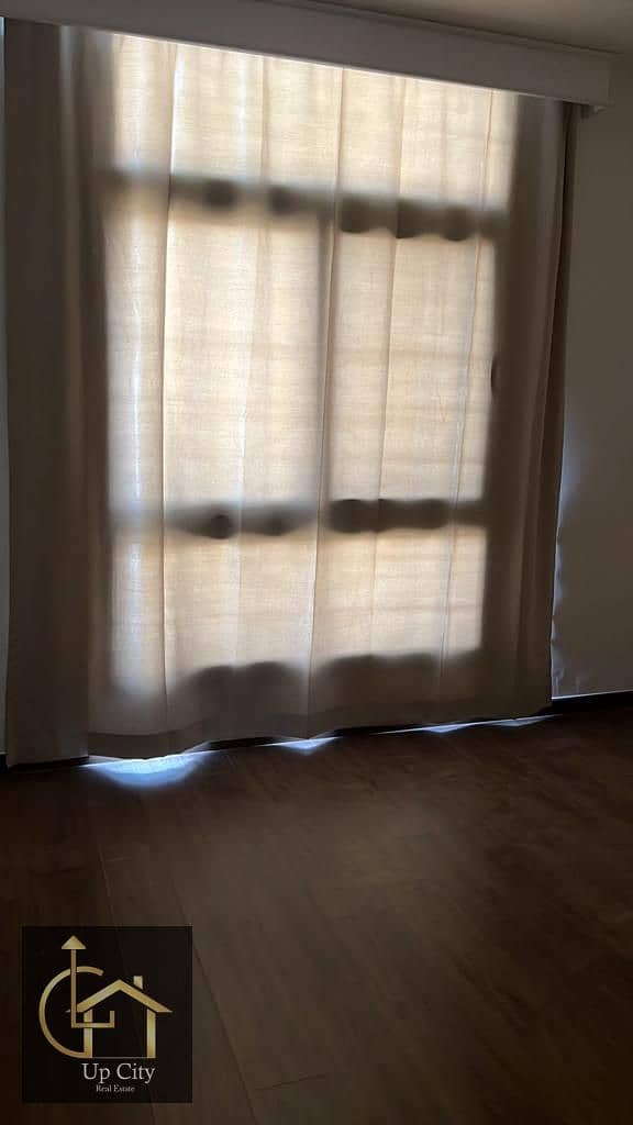 8 4db00a18-3997-4b9f-97ea-242318f6e3e5. jpg