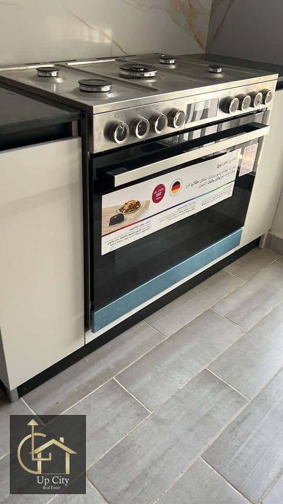 10 0bb47ad9-e14f-42c6-ab1f-dbc477d78907. jpg