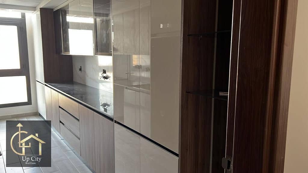 14 d0752c43-fb04-41da-9579-e73143f40dc4. jpg