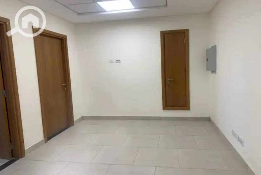 11 5cddba0c-2e6e-46b3-80e7-2570ab9f25ac. jpeg