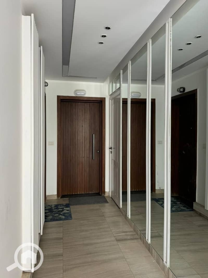 24 5eadea6d-b9b6-429a-859e-786eba703f44. jpeg