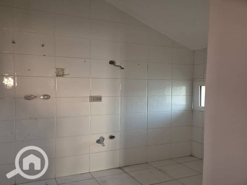 4 2e1feae3-5253-4dbf-9c9f-4dfce143ec10. jpeg