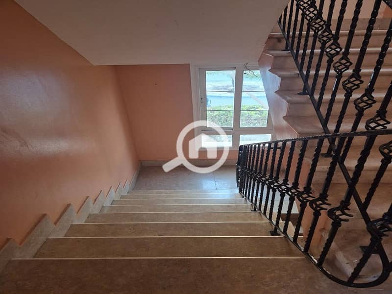 30 ccee8275-66ff-4c83-b9be-cb0ec0694609. jpeg