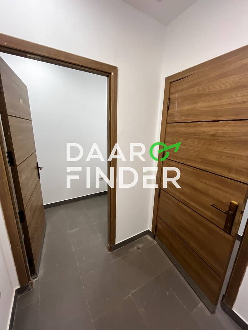 12 46b39216-ee21-48fb-9c53-698ebd6ba148. jpg