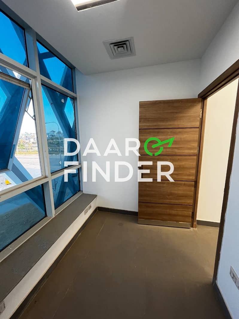 21 e5feaa43-3ad7-4c7c-9d8f-43cfb4ea268d. jpg