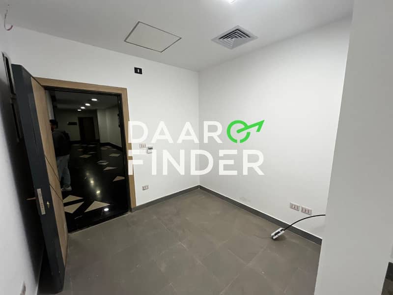 12 57b6f3c7-c4be-4190-9f98-f6f64768823e. jpg