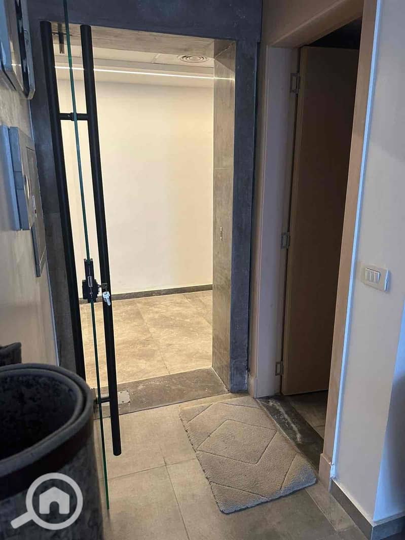 7 9cb6736a-8d15-4e63-a106-4a6ff9461fc0. jpg