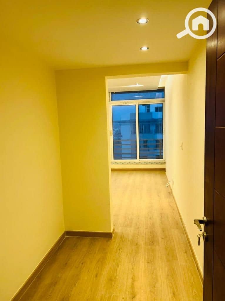 13 bfeedc49-c45a-414f-a466-3d8255ebb243. jpg