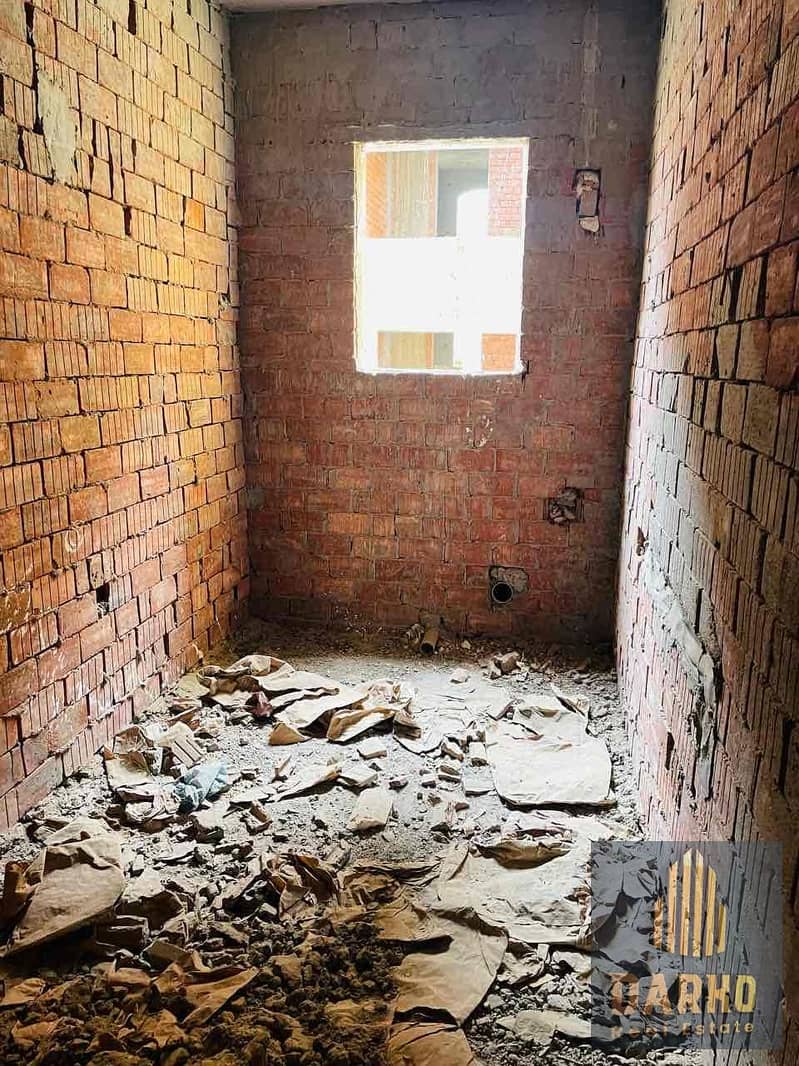 13 c7983a3e-7fae-4769-8913-b961122b3d2c. jpg