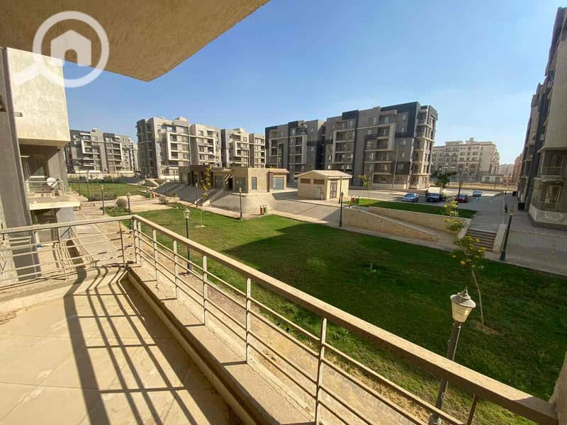 8 ff96cf83-8dc1-4651-82f7-a024320d5ffc. jpg