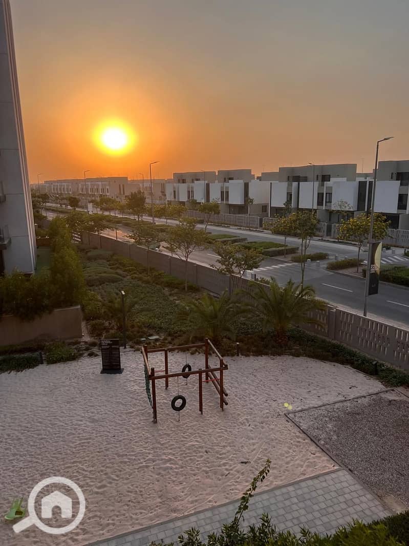 3 500c8a0e-3cd8-4cda-8ca0-22a6a0cebe25. jpeg