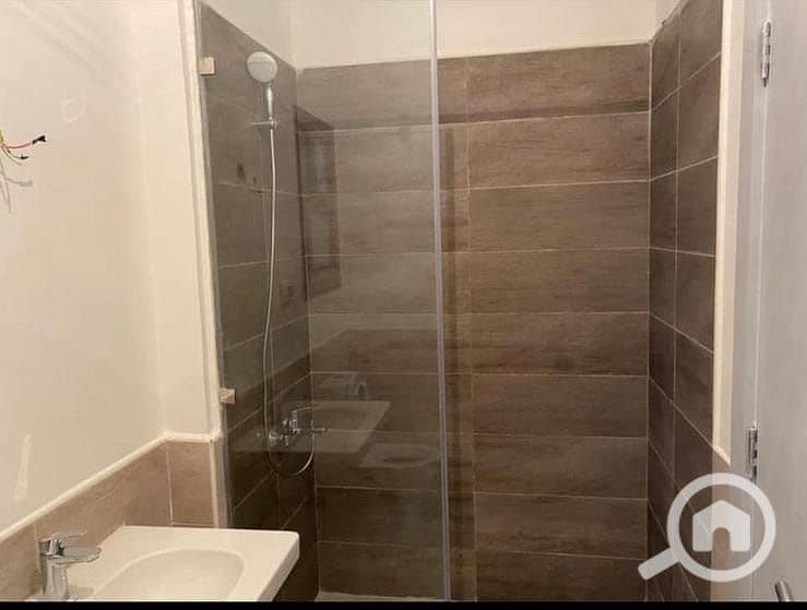 6 5538534a-8c1f-42ea-bb9d-40eaf9cd57fc. jpeg