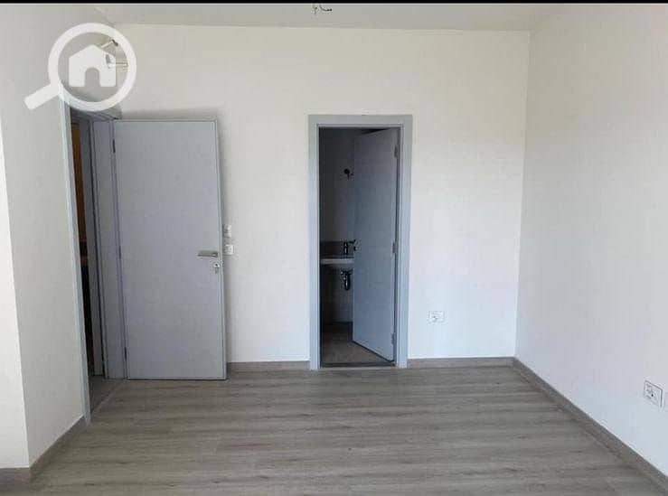 7 887044d2-5f24-44e6-b7c5-9335aedbf7f1. jpeg