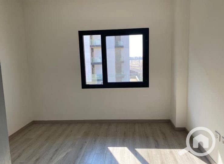 12 967d88eb-f6b1-4ded-875f-81d3d0de5bde. jpeg