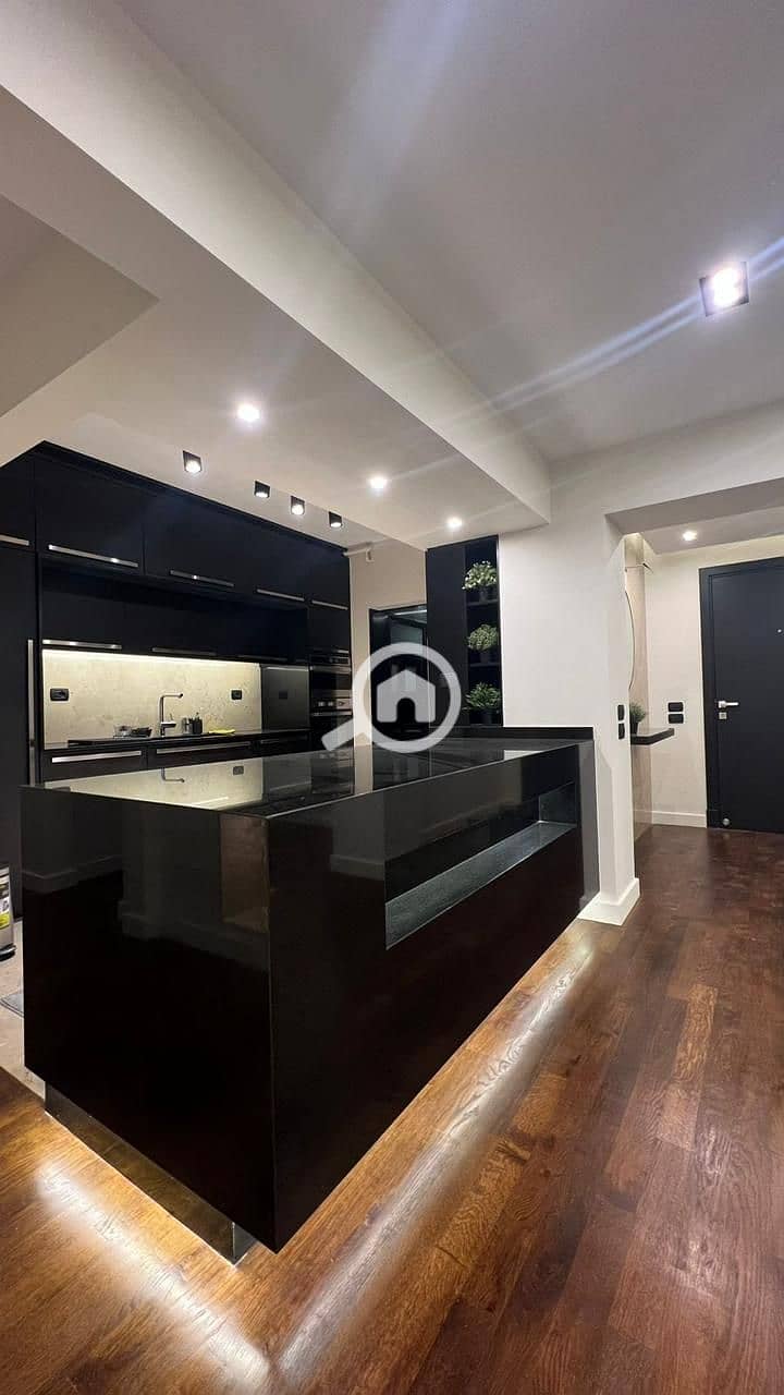 8 221cad74-747a-477e-917a-12221d9df5c6. jpg