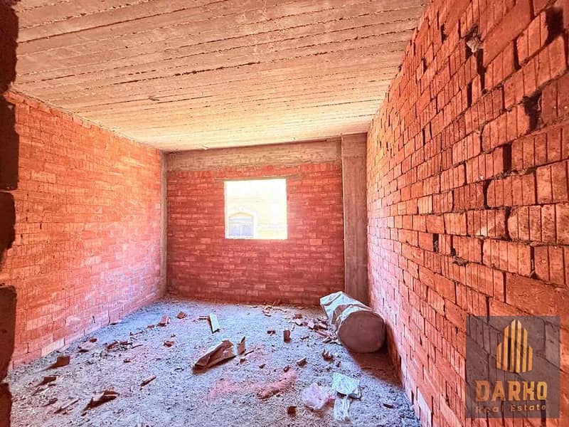 4 11f88503-5d34-45f4-af6b-a3f5b8fd4cf9. jpg