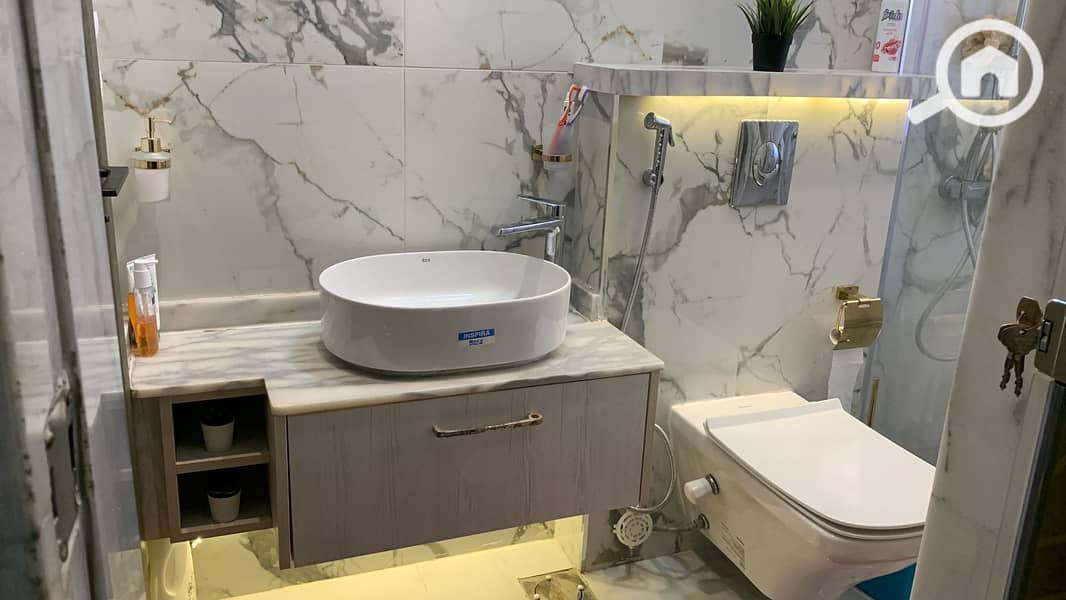 4 1d476bd5-0a70-4768-b4ef-345138f8ac17. jpg