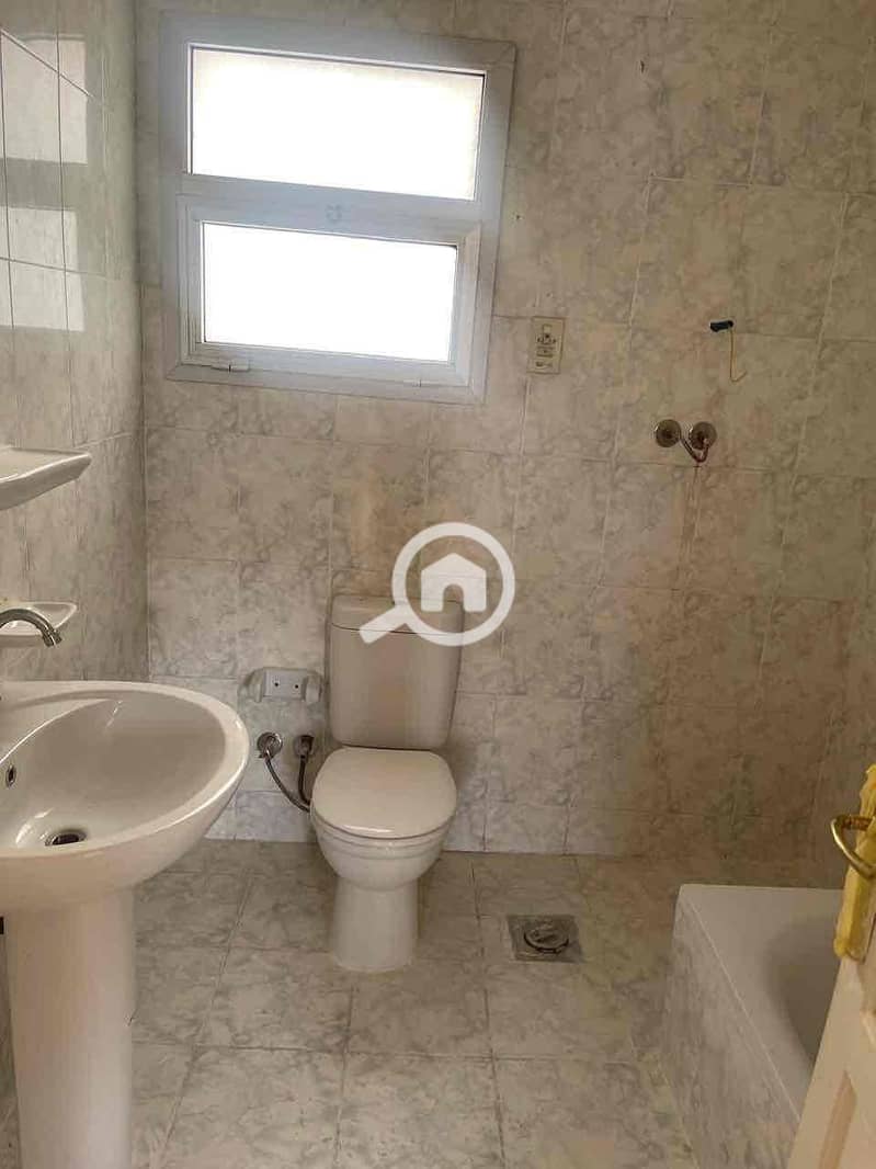 4 5767f709-6b96-45f0-9084-cca3ba86879e. jpg