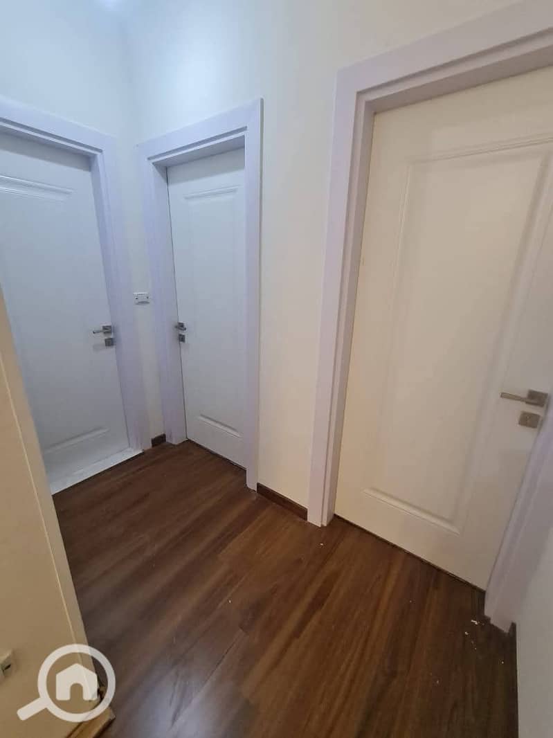 8 e2683ac3-bac3-44a0-8172-f568b97290ab. jpg