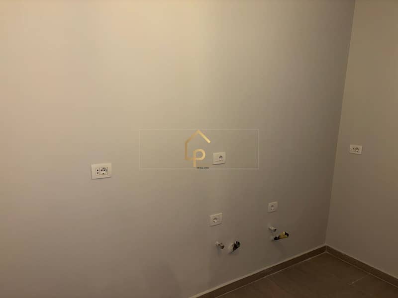 6 f6e2dd90-40c0-4004-be27-6eff8c876e1e. jpg