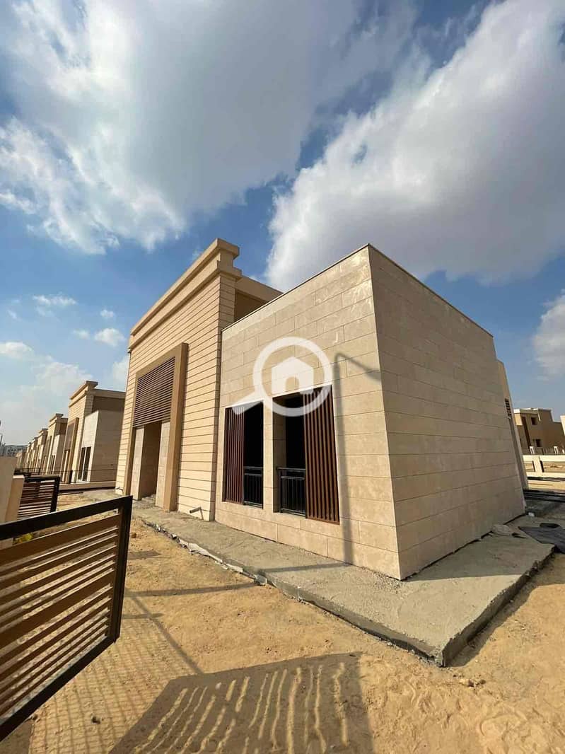 2 5e17314f-317a-4624-9c70-d8151aa11b54. jpg