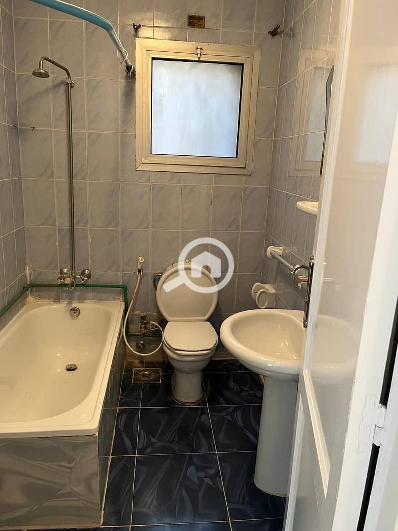 8 4313ecb3-ec72-4cd4-a71f-6a0a6694fdb4. jpeg