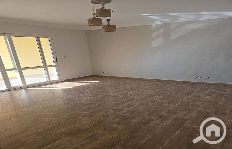 5 811bc0df-5767-41f1-853b-0cbeb5ced7ac. jpg