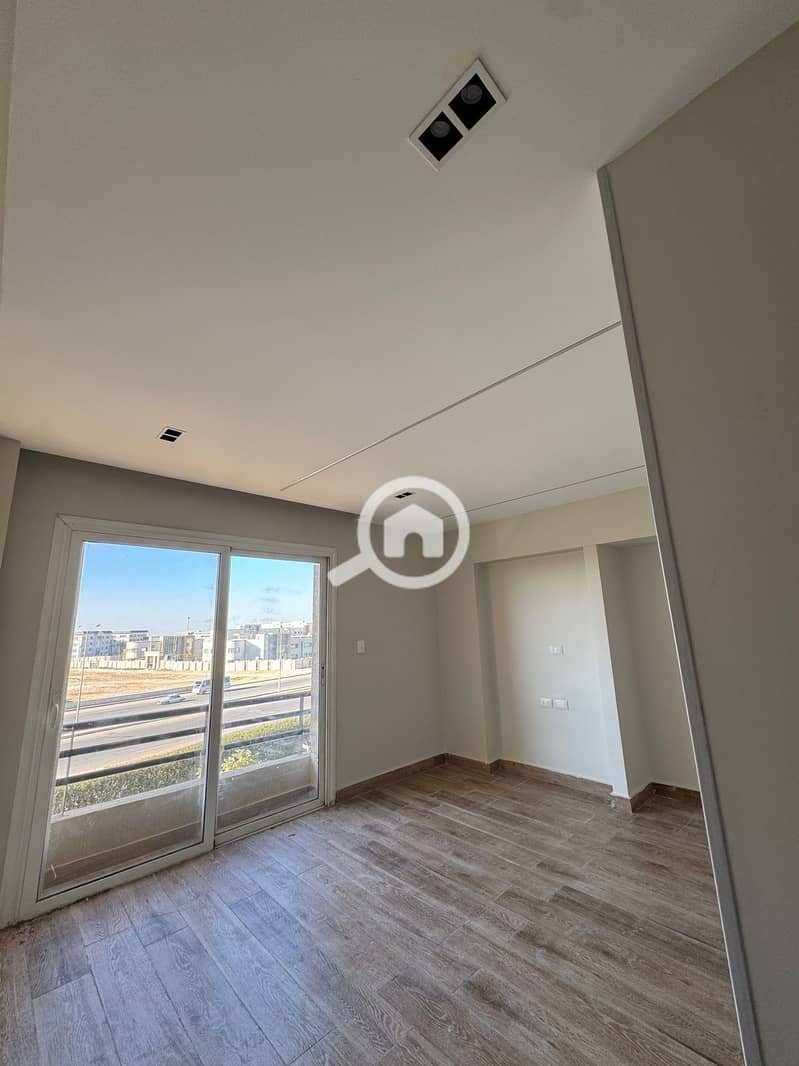 7 cbccf488-e77b-473f-80ed-2cbaffa0ffbb. jpg