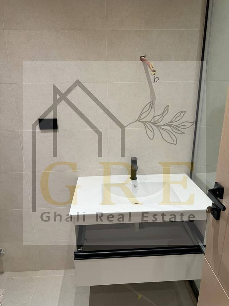 9 062232f2-0eb2-4ed8-8e68-cab14c25cac5. jpg