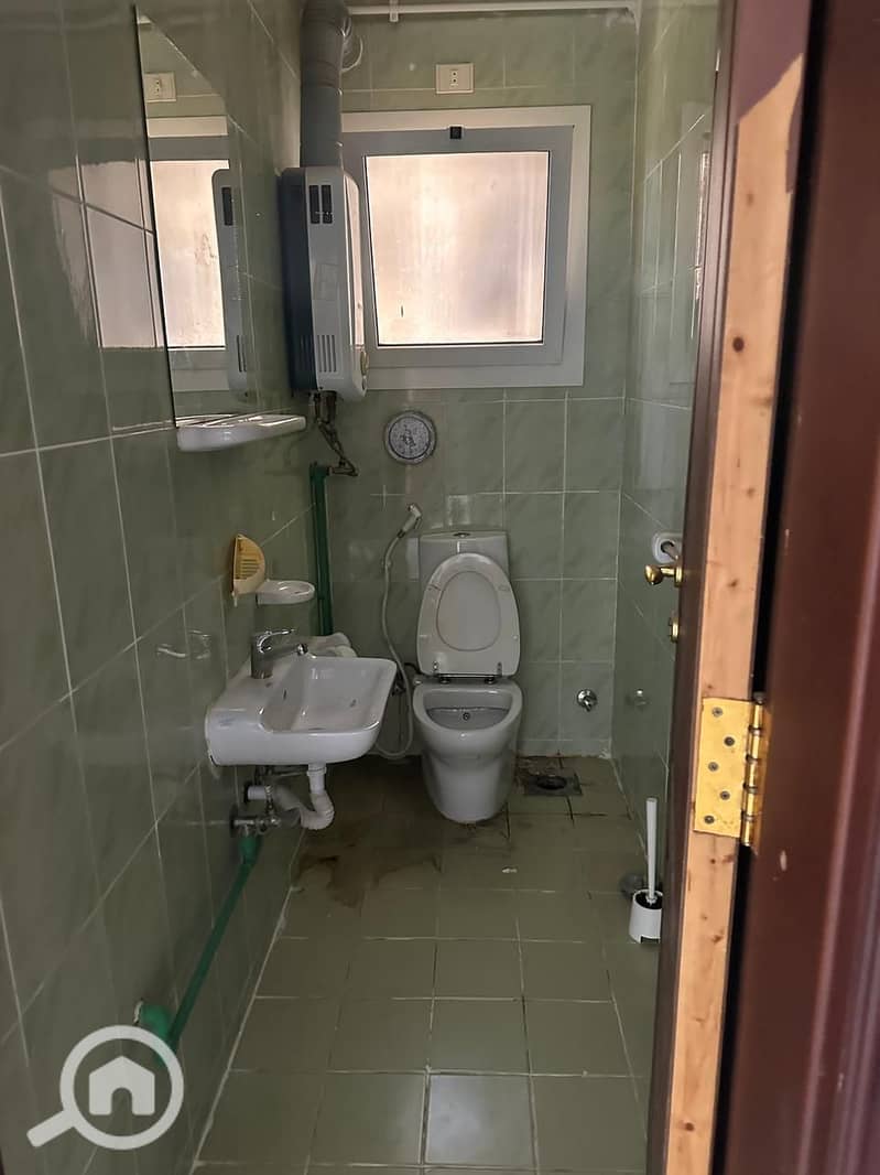 8 70b977a0-57c0-4838-8750-4629fae02756. jpeg