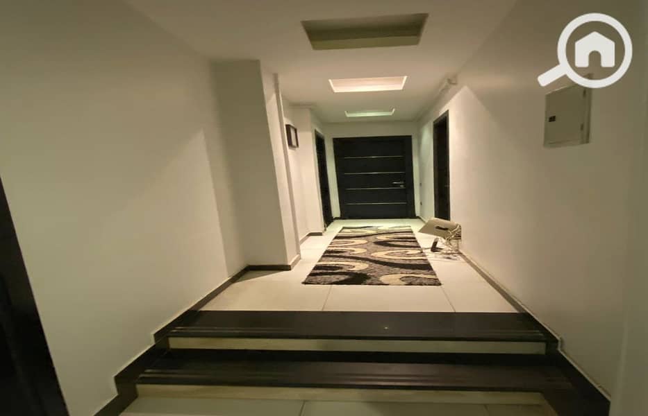 4 WhatsApp-Image-2025-02-20-at-4.43. 29-PM_1400x900. jpg