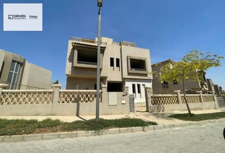 5 Bedroom Villa for Sale in 6th of October, Giza - 1e92c058-191c-481e-bbe1-17466894d01c. jpg